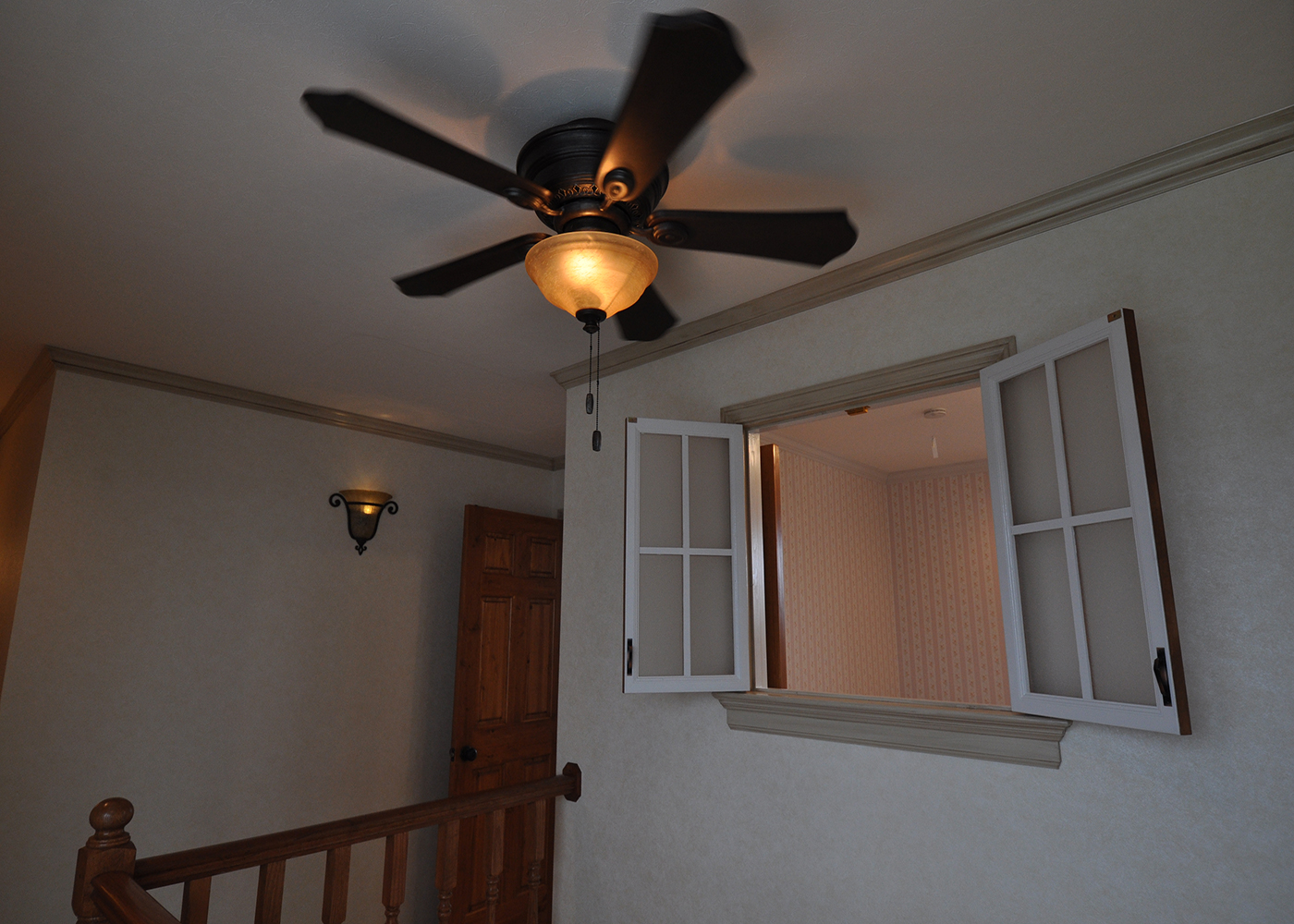 リンゾー【デザイン住宅、輸入住宅、インテリア】2階の子ども部屋に面した吹抜け