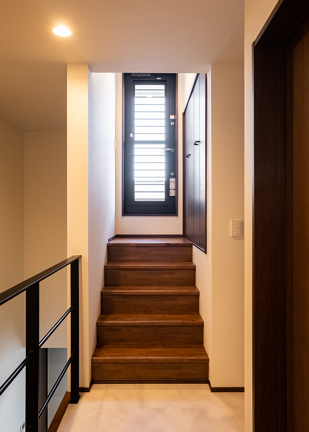 -delphi- デルフィ（藤井建築事務所） 【デザイン住宅、高級住宅、建築家】屋上への階段