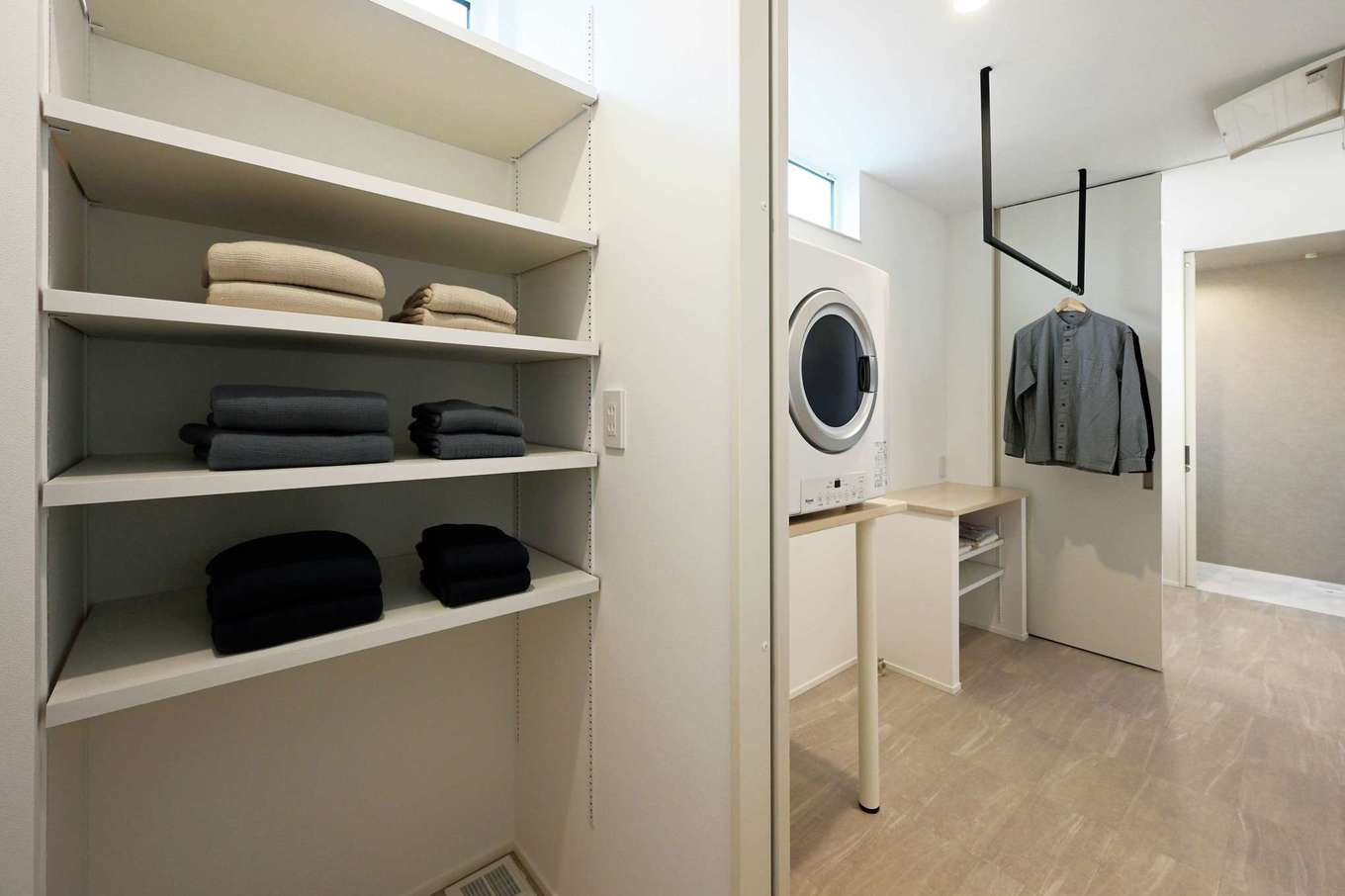 ユートピア建設【省エネ、間取り、平屋】洗面コーナー、ランドリースペース、脱衣室などの水回りをつなげて家事を楽に