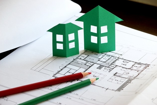 【住宅ローン】建物完成前の融資は実行されないけど……注文住宅の場合はどうすればいい？