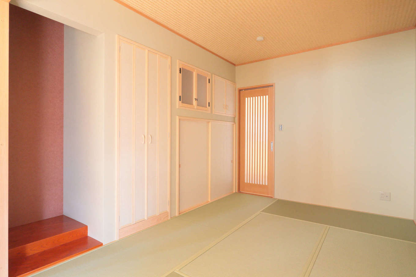 吉川住建【和風、二世帯住宅、自然素材】玄関ホールから直接アクセスできる親世帯の和室