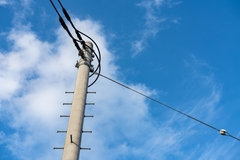 敷地の前の電柱を動かしたい！電柱移設はできるの？のイメージ