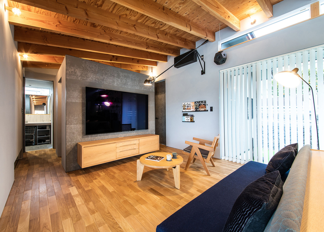 木の温かみ溢れるリビング