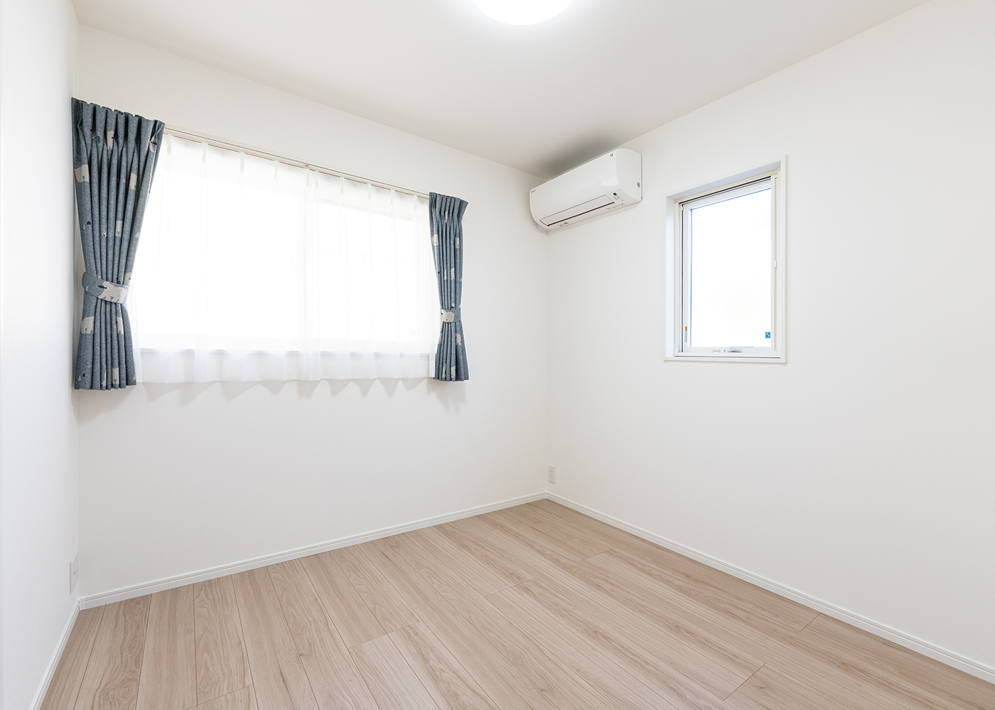 丸宗建設【デザイン住宅、収納力、省エネ】子ども部屋はカーテンにもこだわった