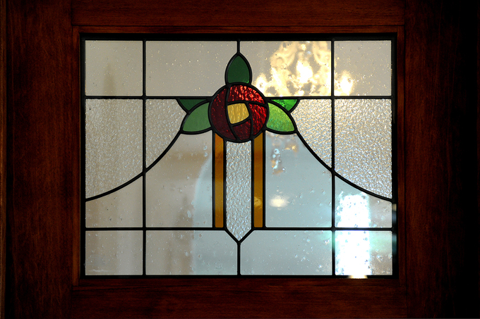 リビングの扉のステンドグラスも施主さんのこだわり