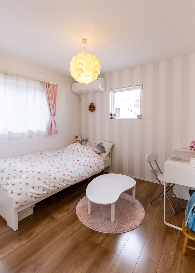 インテリア性抜群の空間を。ピンクを基調にした花柄デザイン。優しさをお部屋に。 インテリア性抜群の空間を。ピンクを基調にした花柄デザイン。優しさを