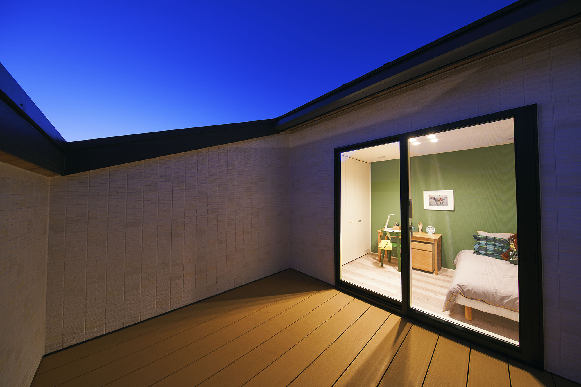 外の目を気にせず過ごせるプライベートバルコニー