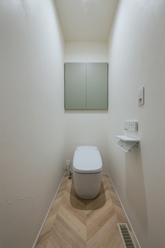 すっきりとしたシンプルなトイレ空間