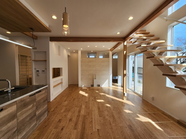 甲静ハウジング