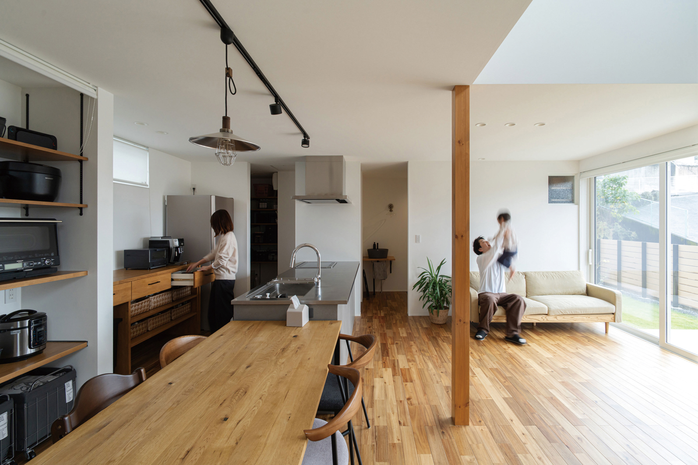 家族それぞれに“おこもり部屋”がある、カフェスタイルの建築家住宅