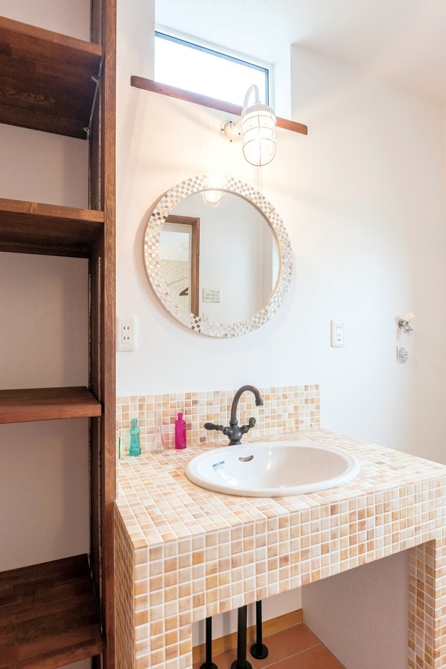 DAYS 家具・インテリア アンティーク タイル付きキャビネット