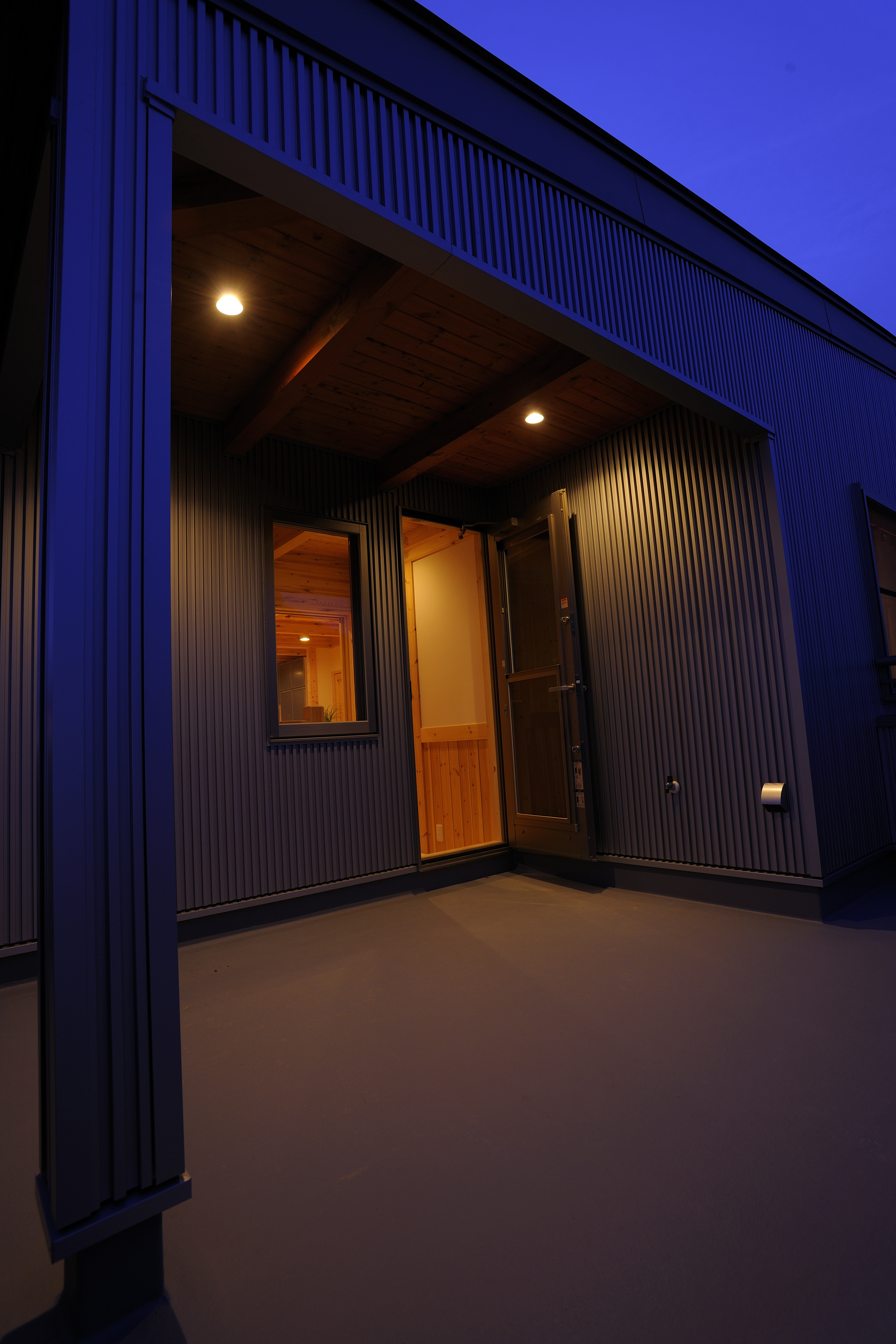 ハンドメイド【1000万円台、デザイン住宅、自然素材】外観