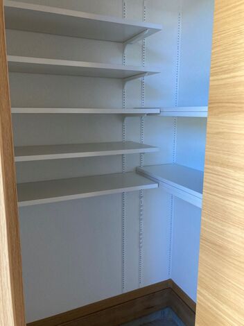 大容量のシューズクローク。