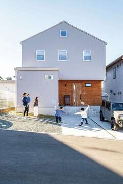 遊び盛り＆食べ盛りをのびのびと、バスケ好き3兄弟の自由な住まい