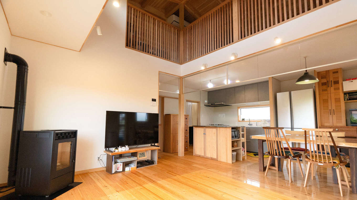 瀧口建設【和風、自然素材、平屋】リビングに似合うTVボードは、今後製作する予定だ