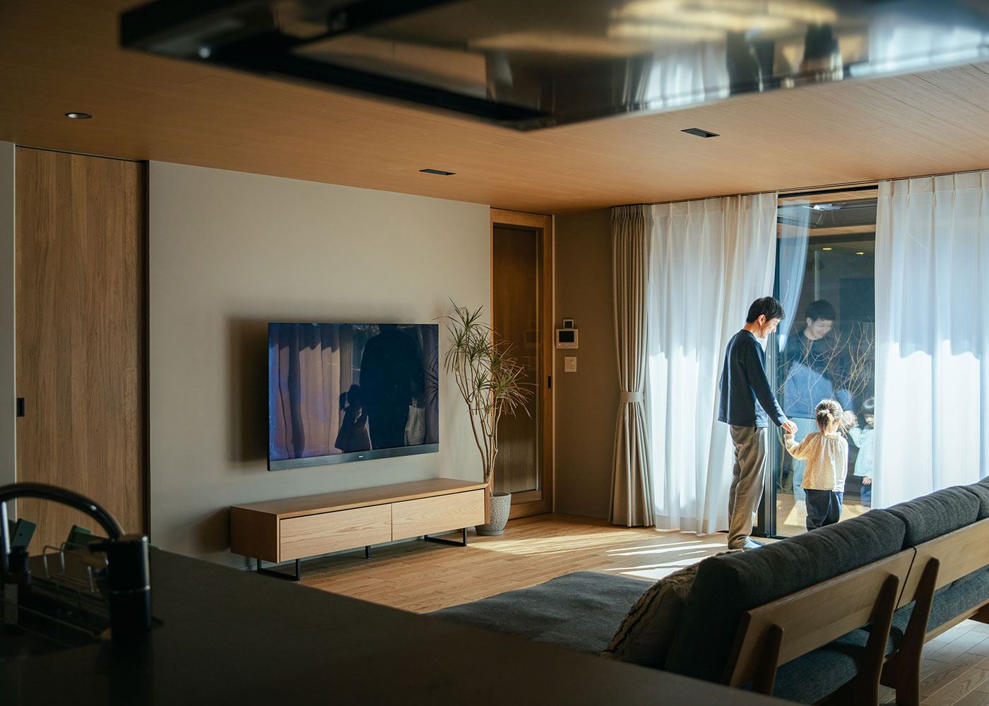 アイ工務店 愛知【デザイン住宅、間取り、平屋】ハイドアとハイサッシで空間をすっきり