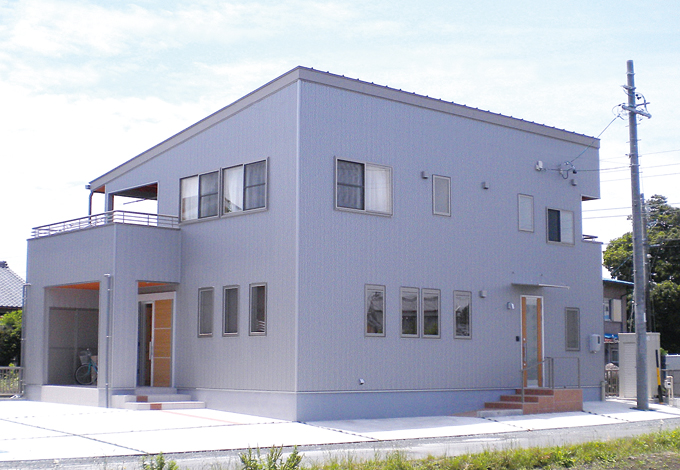 ハンドメイド【1000万円台、デザイン住宅、自然素材】いつまでも飽きのこないシンプル＆スタイリッシュな外観