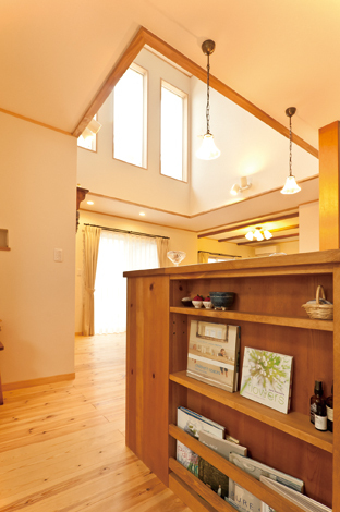 カウンターはお気に入りの家具屋さんでオーダー。支給品にも快く対応してくれた