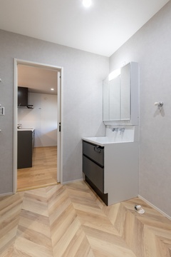 リビングへの動線もスムーズな洗面脱衣室