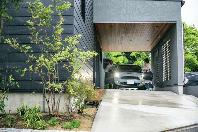 ainoa.life くらはし建築｜屋根付きのエントランスは雨の日も濡れずに出入り可能