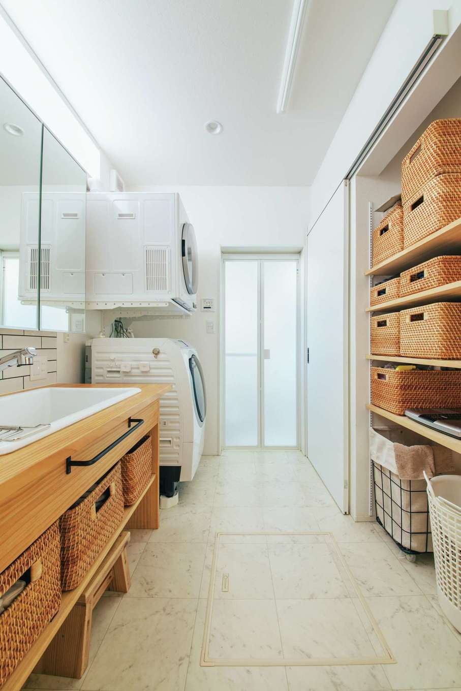 SEVEN HOUSE/セブンハウス【子育て、収納力、間取り】ランドリールームは場所を取らずにたくさん収納できる工夫も