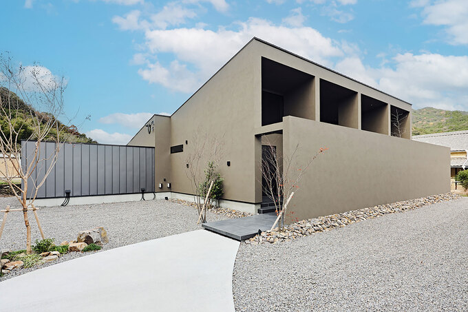 平屋建築ブルーハウス 上質な空間と2つのサウナが心を潤すリゾートな平屋 画像11