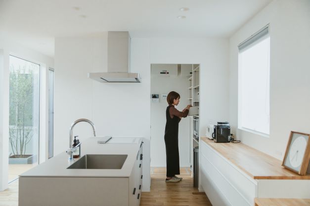 S.CONNECT（エスコネクト）【デザイン住宅、建築家、平屋】奥さまこだわりのmonoキッチン