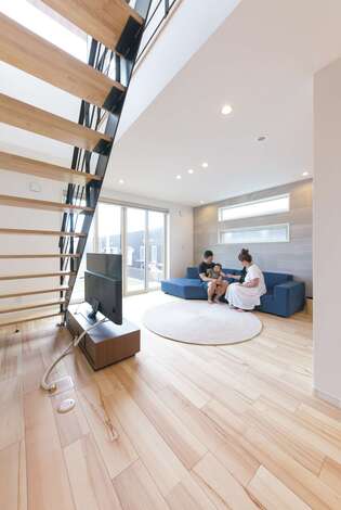 吹抜けがあっても、高気密・高断熱性能で家中の温度差が少なく快適