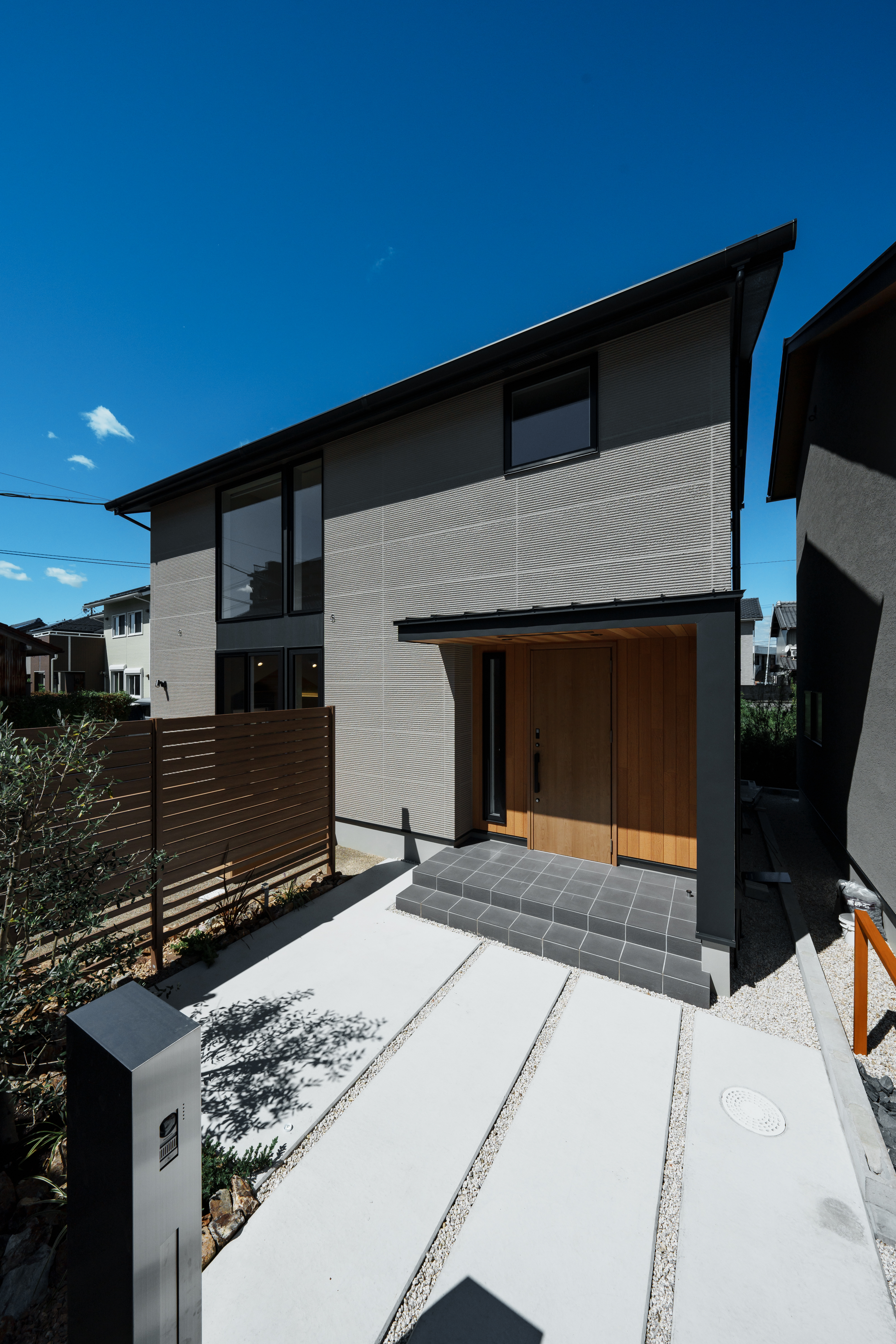 ニッケンホーム｜旭化成ヘーベルパワーボードでモダンなデザインに仕上げました。