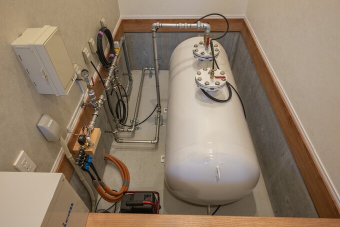 空気の力で家を浮かせる 「エアー断震」システム
