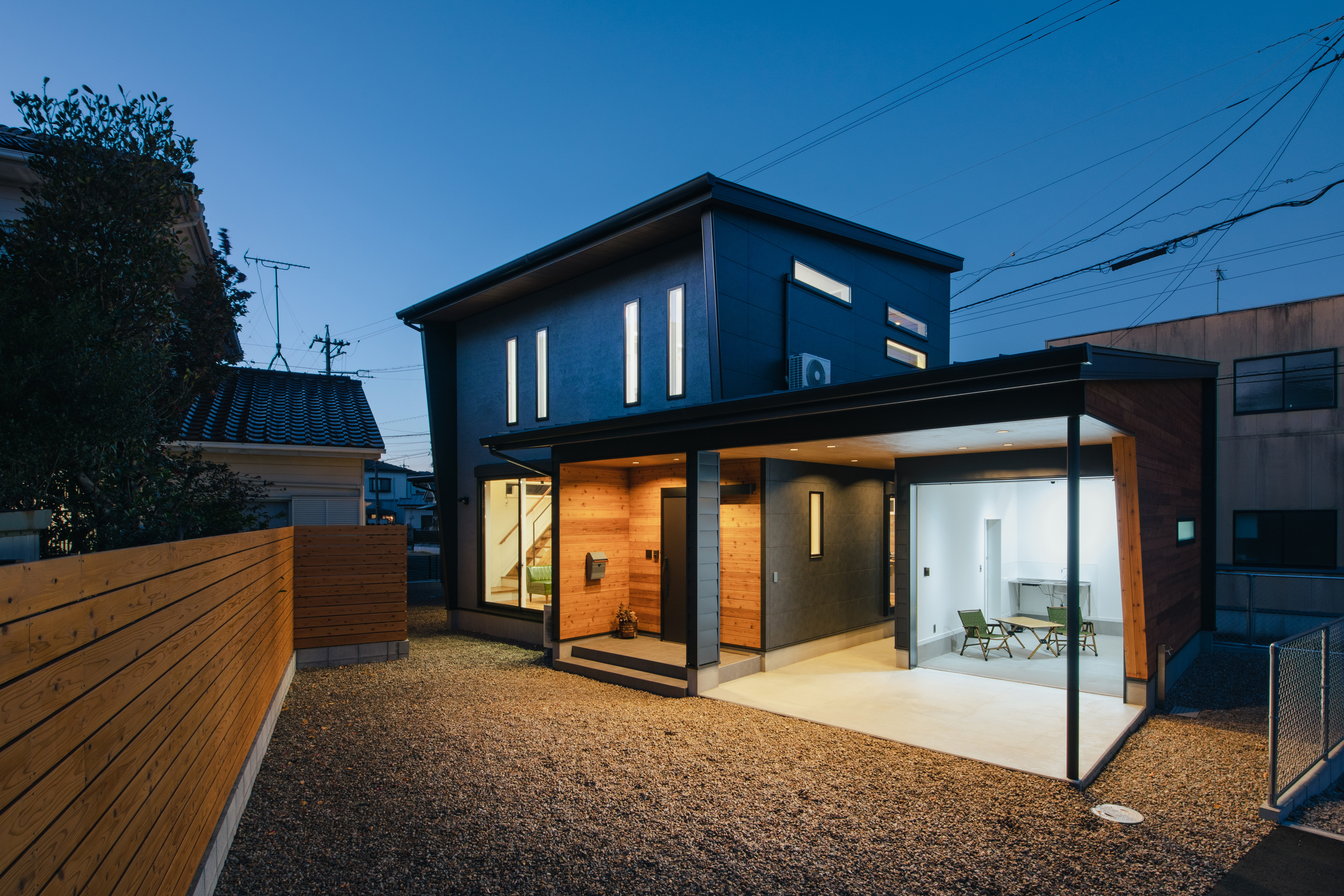 屋根付きガレージ