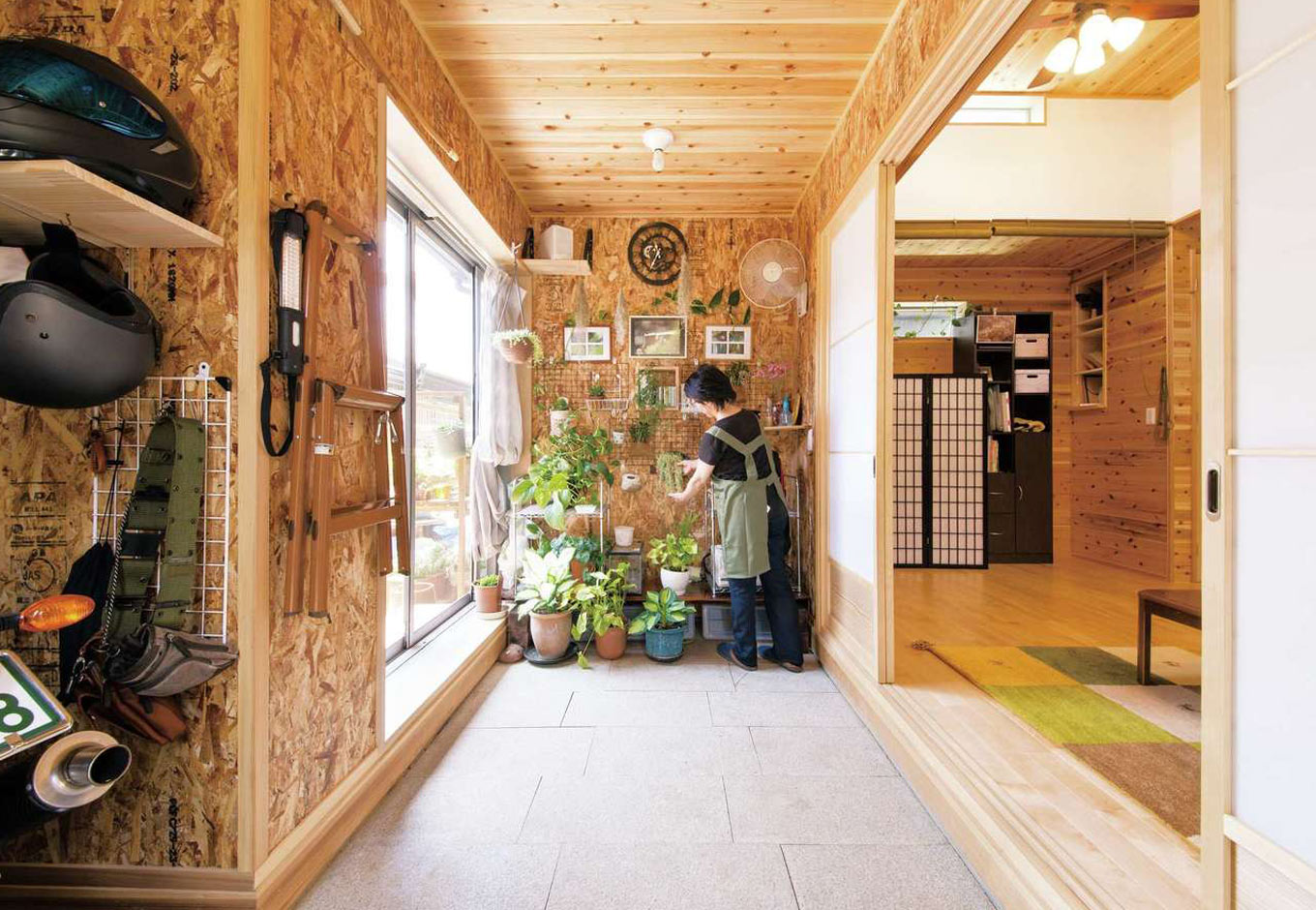 内田建設｜玄関土間は庭とも繋がりまるでサンルームのように心地いい