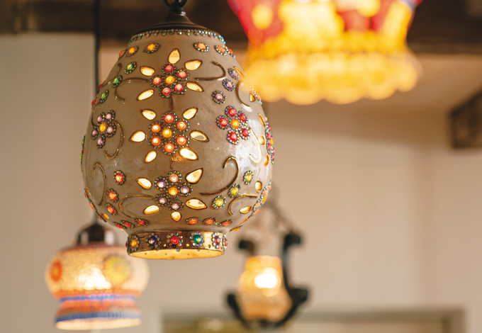 富士ホームズデザイン｜美しい細工が施されたLDKの照明