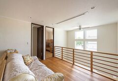 2 階のファミリールームも広々。自在に使えるもうひとつのリビングのよう