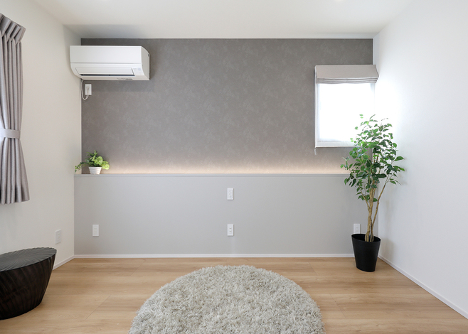 ２階主寝室のカウンターは奥行きを浅く。間接照明を仕込んでホテルライクに