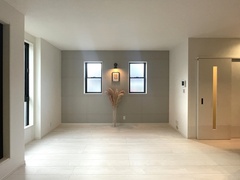 洗練とモダンが融合する北欧カフェ風の住宅