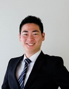 専務・営業　新谷 翼