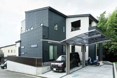 ツートンカラーの外観は色分けのパターンを幾つか出してもらい、2人で話し合って決めた