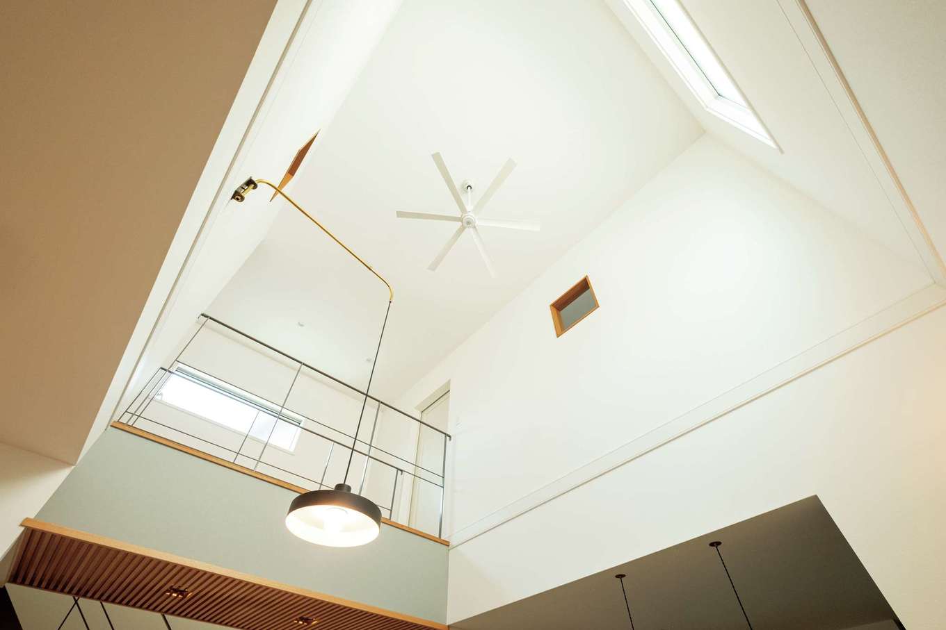 ハートホーム【デザイン住宅、高級住宅、間取り】部屋数の多さよりも開放感を重視。この空間が暮らしにゆとりを生む