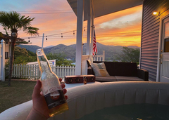 プールでビールを飲みながら眺める夕日は最高