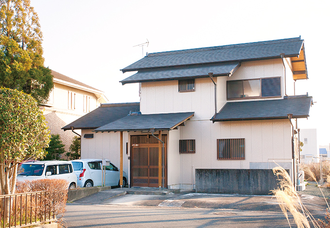 隆勝工務店｜既存の屋根を壊すことなく、老朽化した屋根を甦らせる高機能塗布材「エコカパラ」を使ってリフォーム