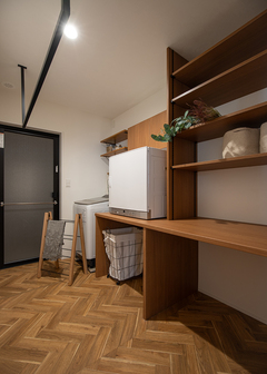 共働きで家事時間を短縮したい夫婦に提案した、室内干し・衣類乾燥機・収納・洗濯物をたたむスペースの全てを考慮したこだわりのランドリールーム