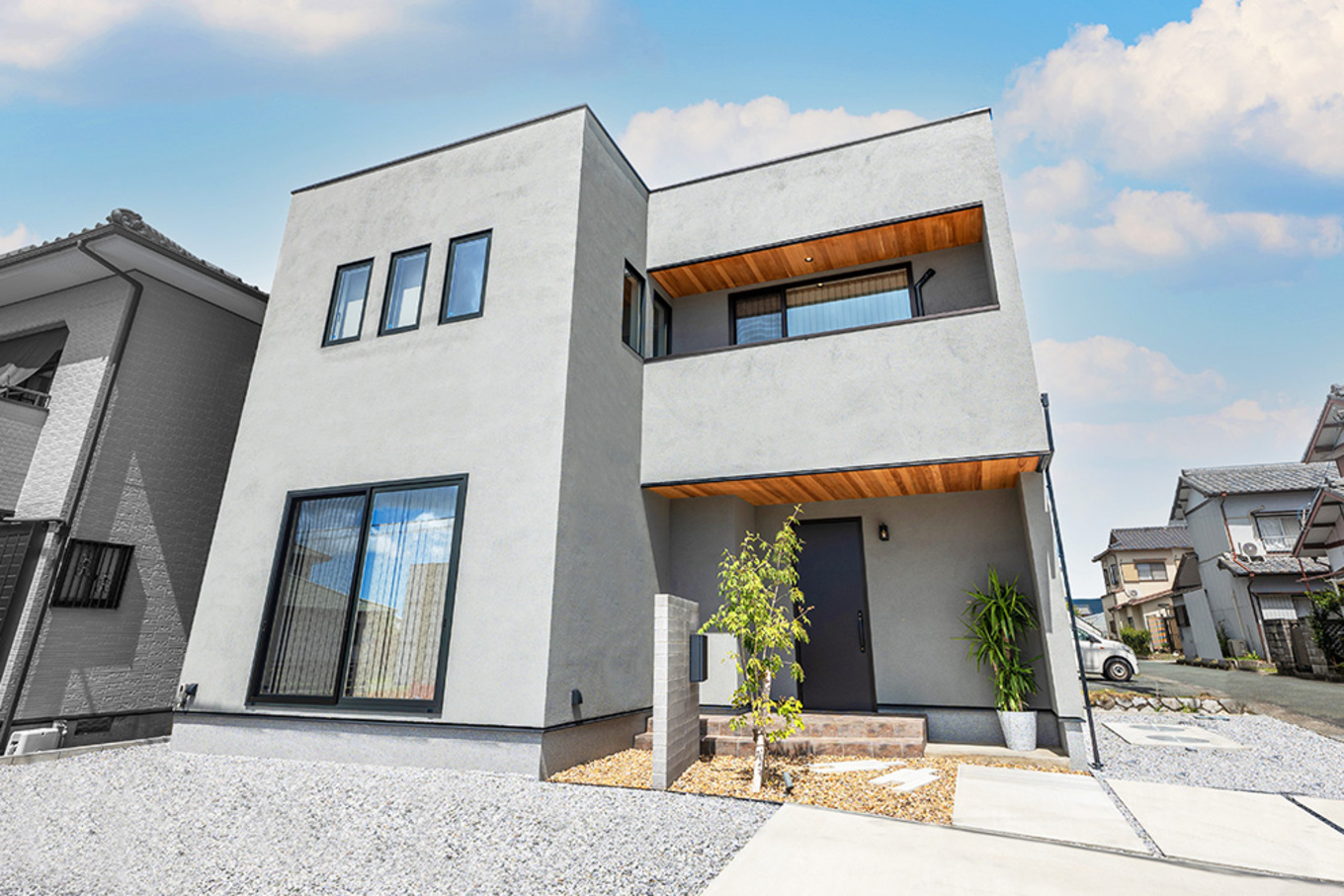第一伊藤建設 レトロモダンな塗り壁のお家X性能とデザインの両立にこだわった３１坪３LDKの間取り 外観