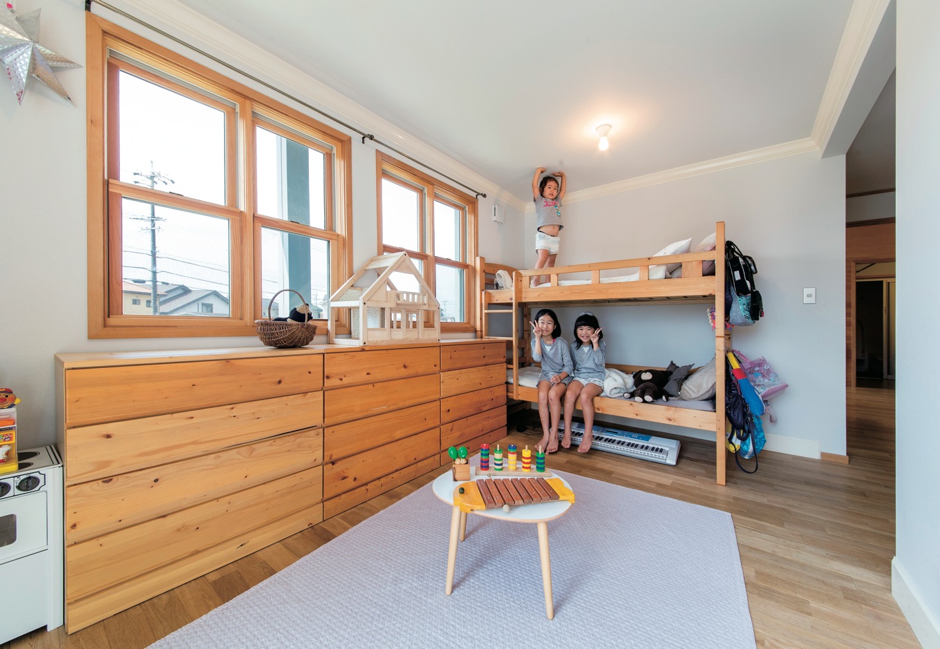 スカイグラウンド【1000万円台、デザイン住宅、平屋】子ども部屋も木の温もりたっぷり。自然素材でつくりあげた壁や床が子どもを優しく育んでくれる