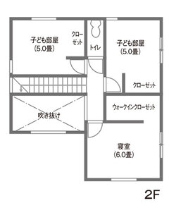 吹き抜けのリビングで将来は平屋感覚で暮らせる家