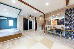 将来的に1階だけでも暮らせるように計画されているので、動線に無駄がなく、掃除もしやすい。リビングで横になることが多いため、畳敷きに