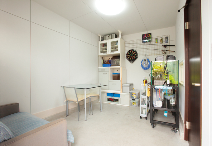 外からも直接出入りできる土間は、ご主人の趣味のスペース