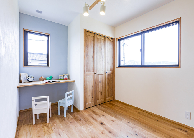 3つの子ども室のうち2つはカウンター付き