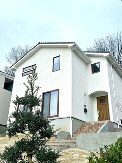 ペットの住み心地も考えた、自然素材を中心としたやさしい住まい