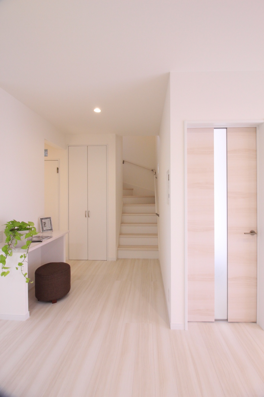 小野田産業～designers house project～｜お子様が小さいうちはリビングで宿題をするスペースとして。他にも読書をしたり作業をしたり大人から子どもまで使える空間である。